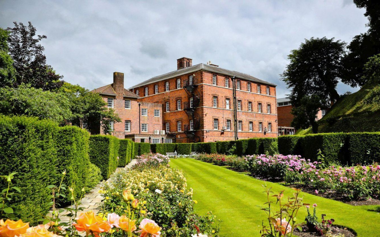 English colleges. Marlborough College Англия. Марлборо (Уилтшир). Мальборо в графстве Уилтшир. Sherborne International School.